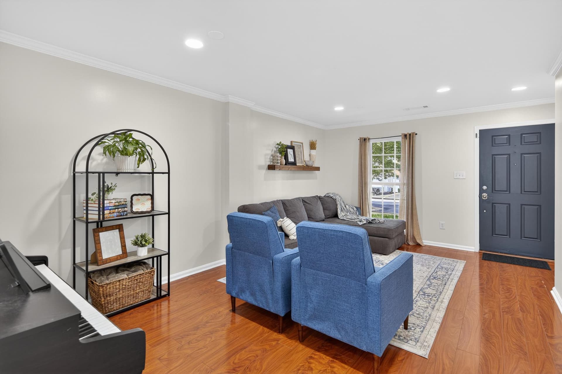 13735 Denham Way photo 5