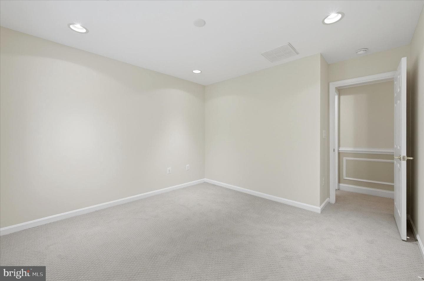 5466 Bantry Court photo 27