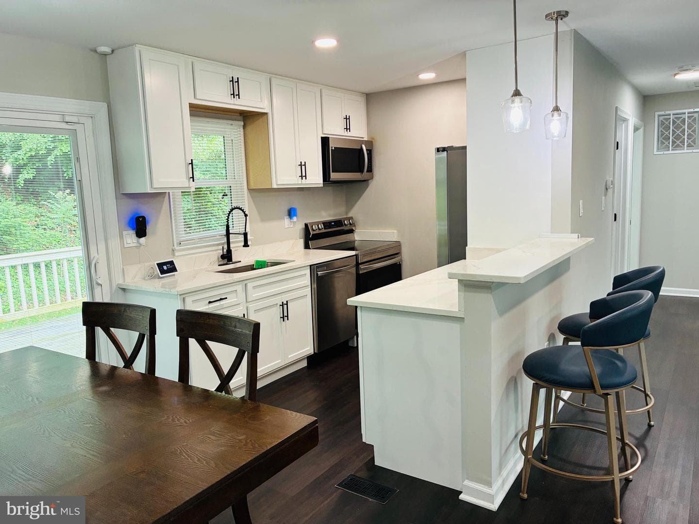 1827 Hylton Avenue photo 3