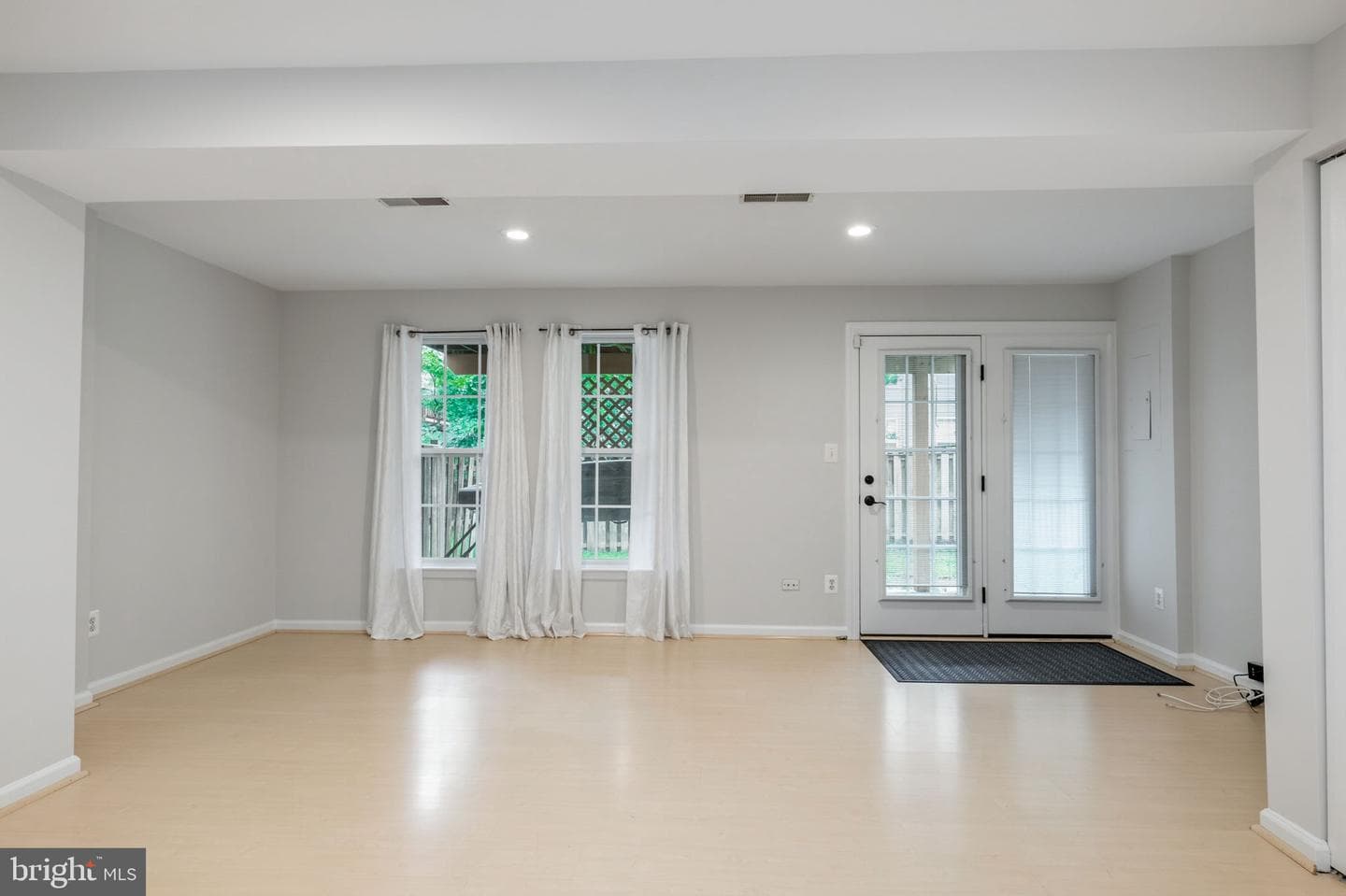 15720 Viewpoint Circle photo 8