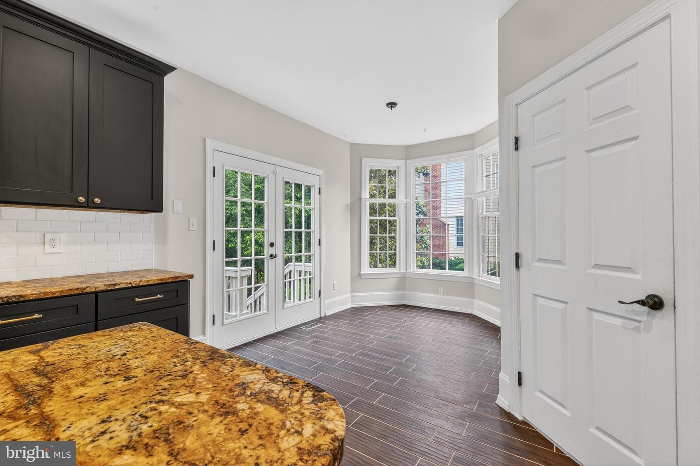 8020 Amsterdam Court photo 20