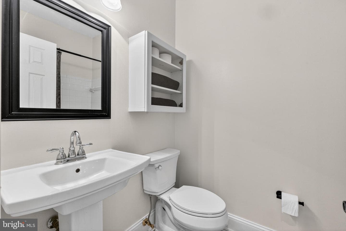 8020 Amsterdam Court photo 28
