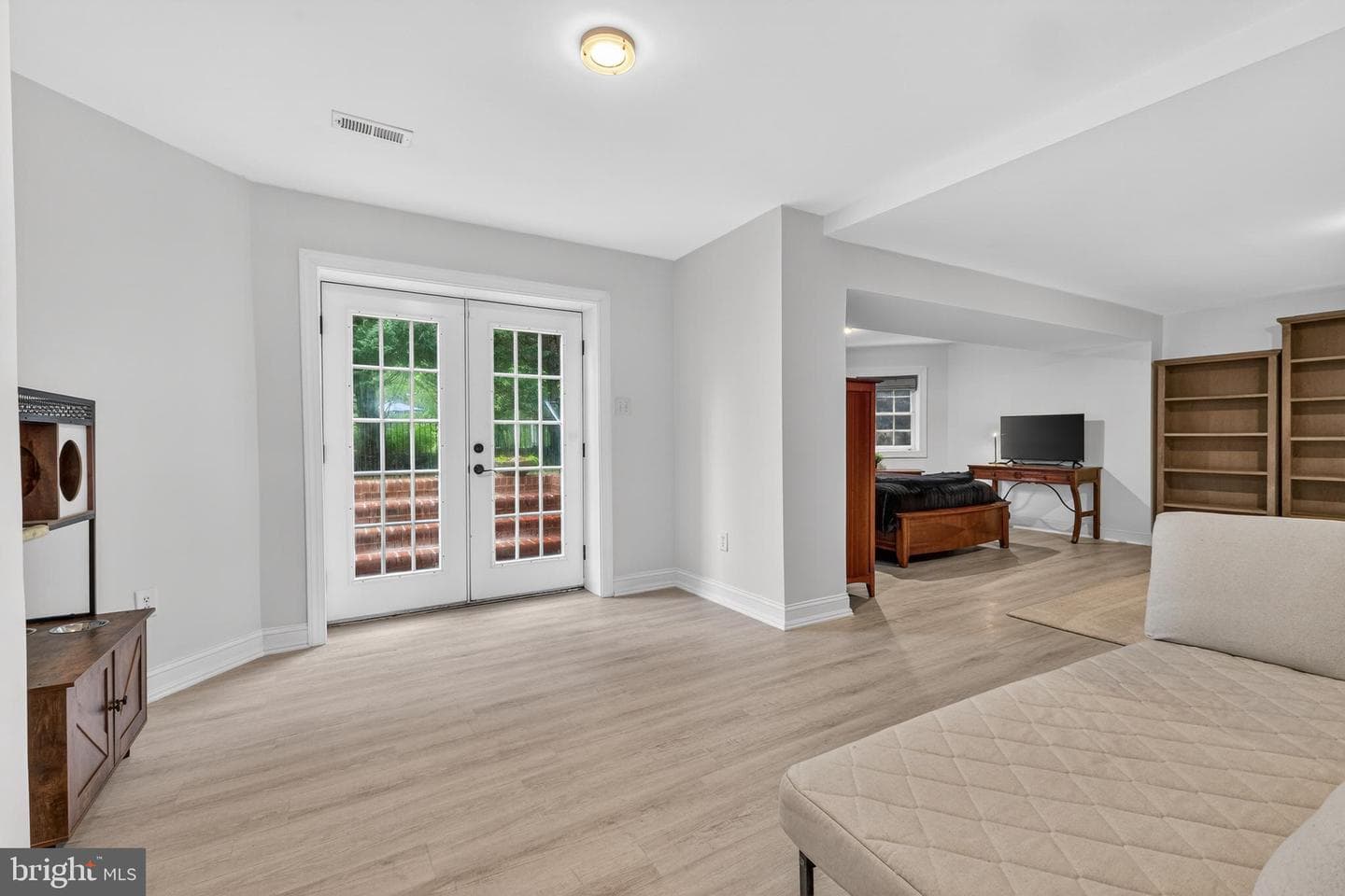 8020 Amsterdam Court photo 58