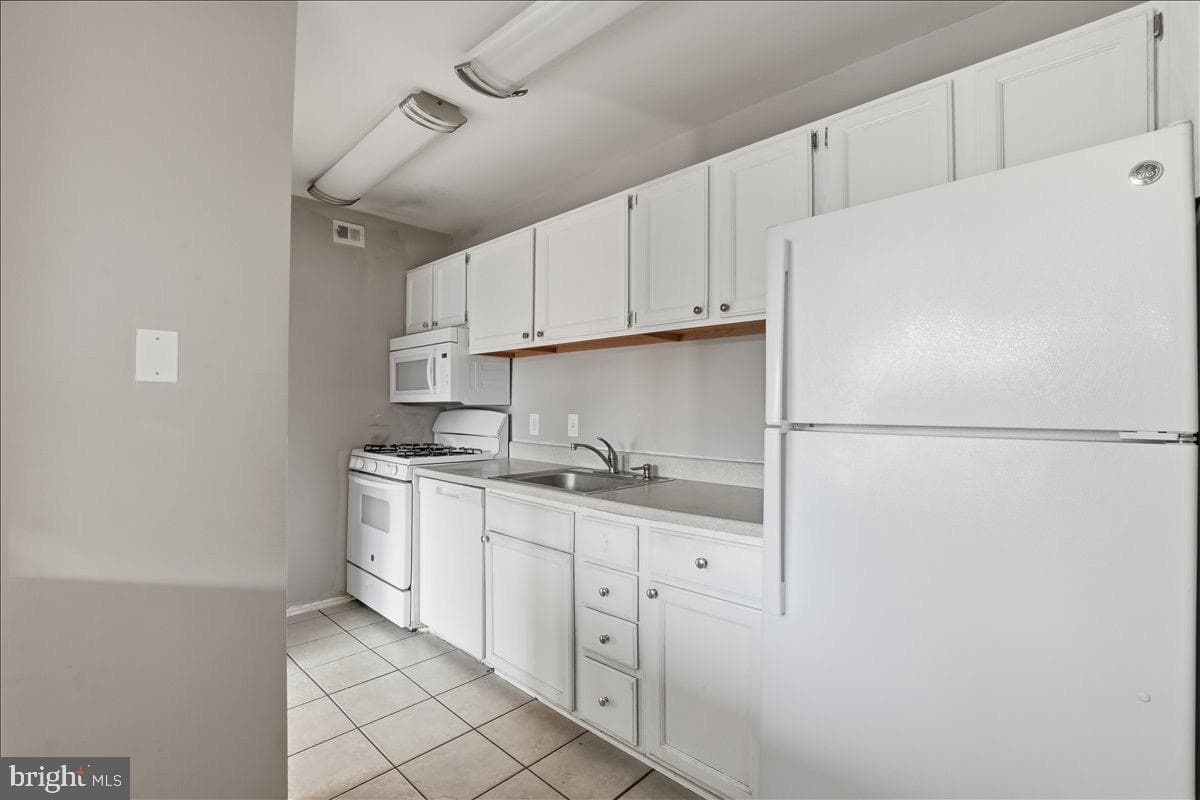 1550 Renate Drive #203 photo 11