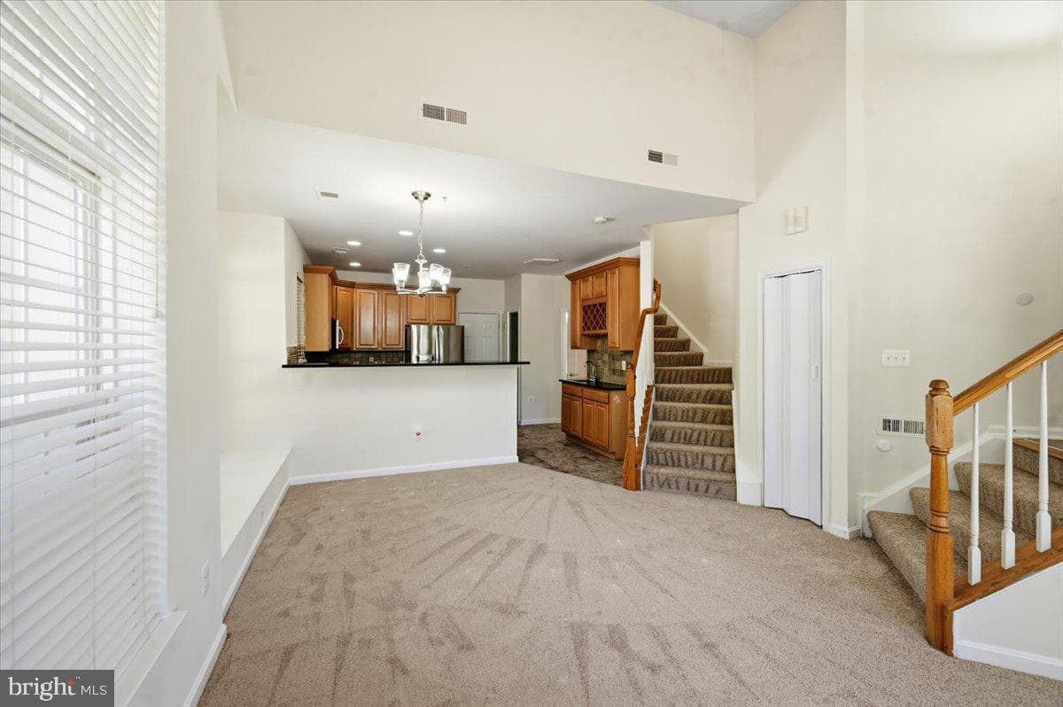 14498 Village High Street photo 7