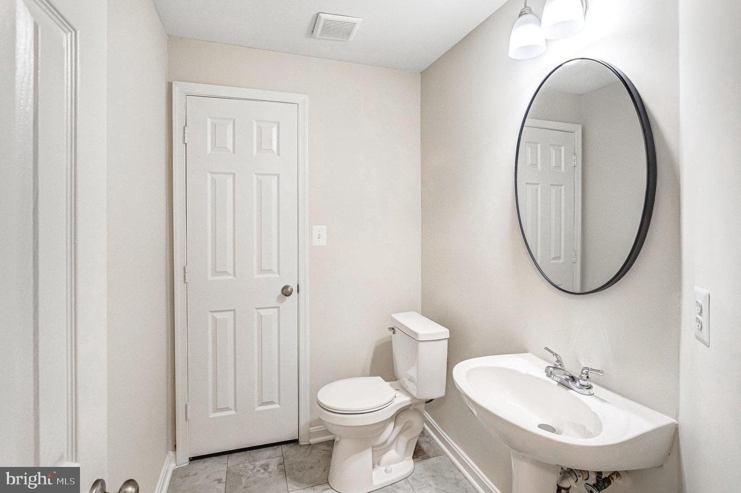 10504 Montrose Way photo 13