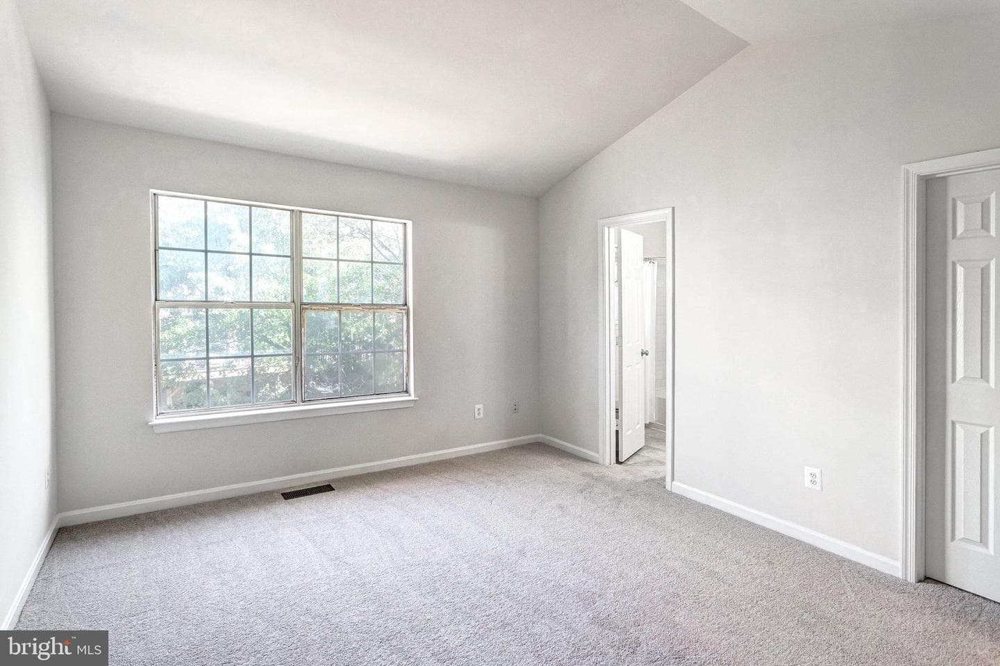 10504 Montrose Way photo 25