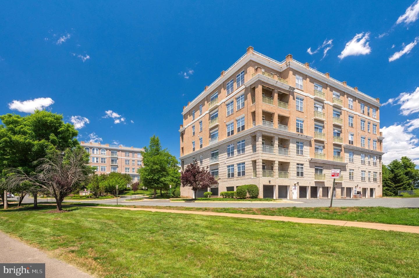 810 Belmont Bay Drive #201 photo 42