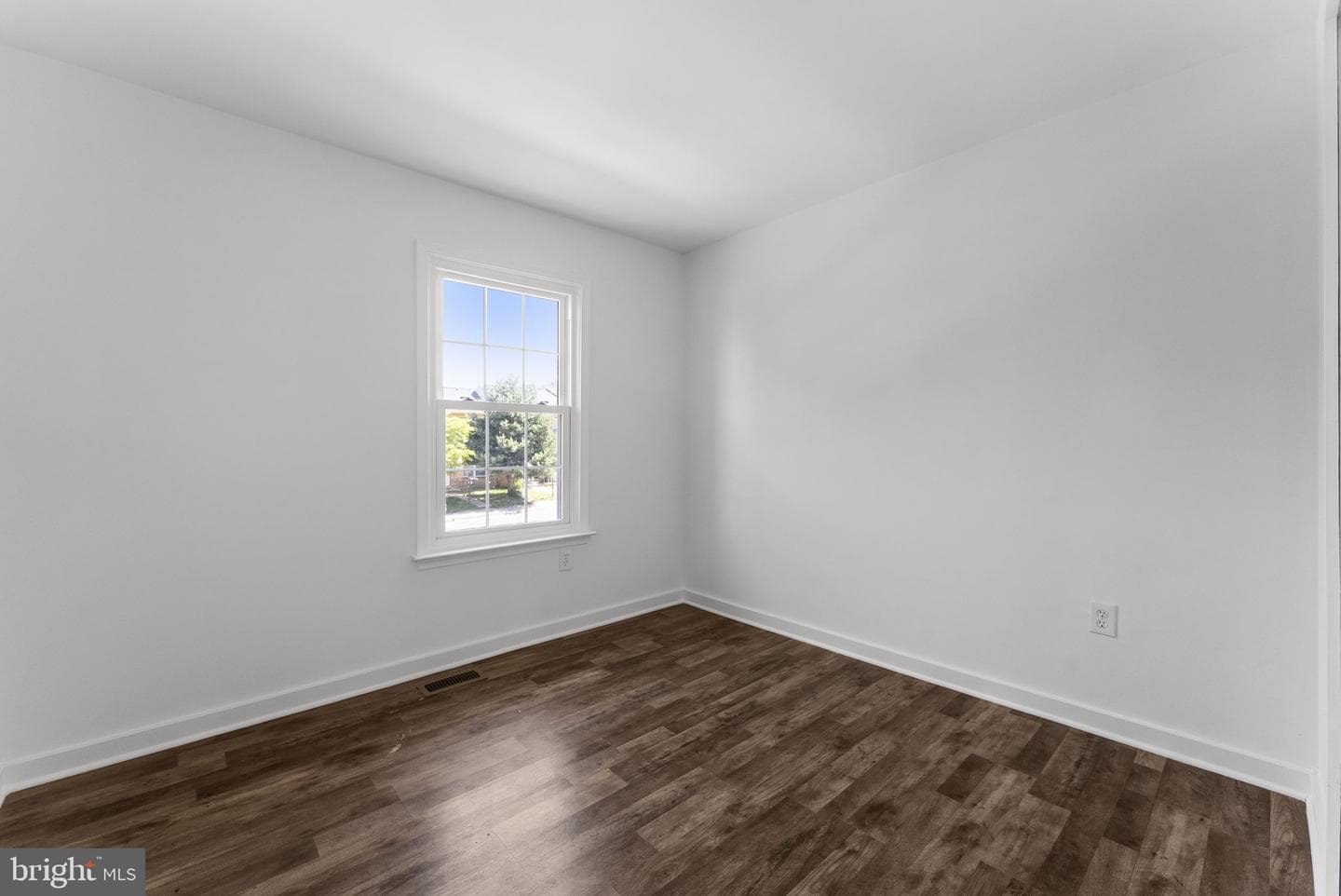 2857 Bowes Lane photo 24