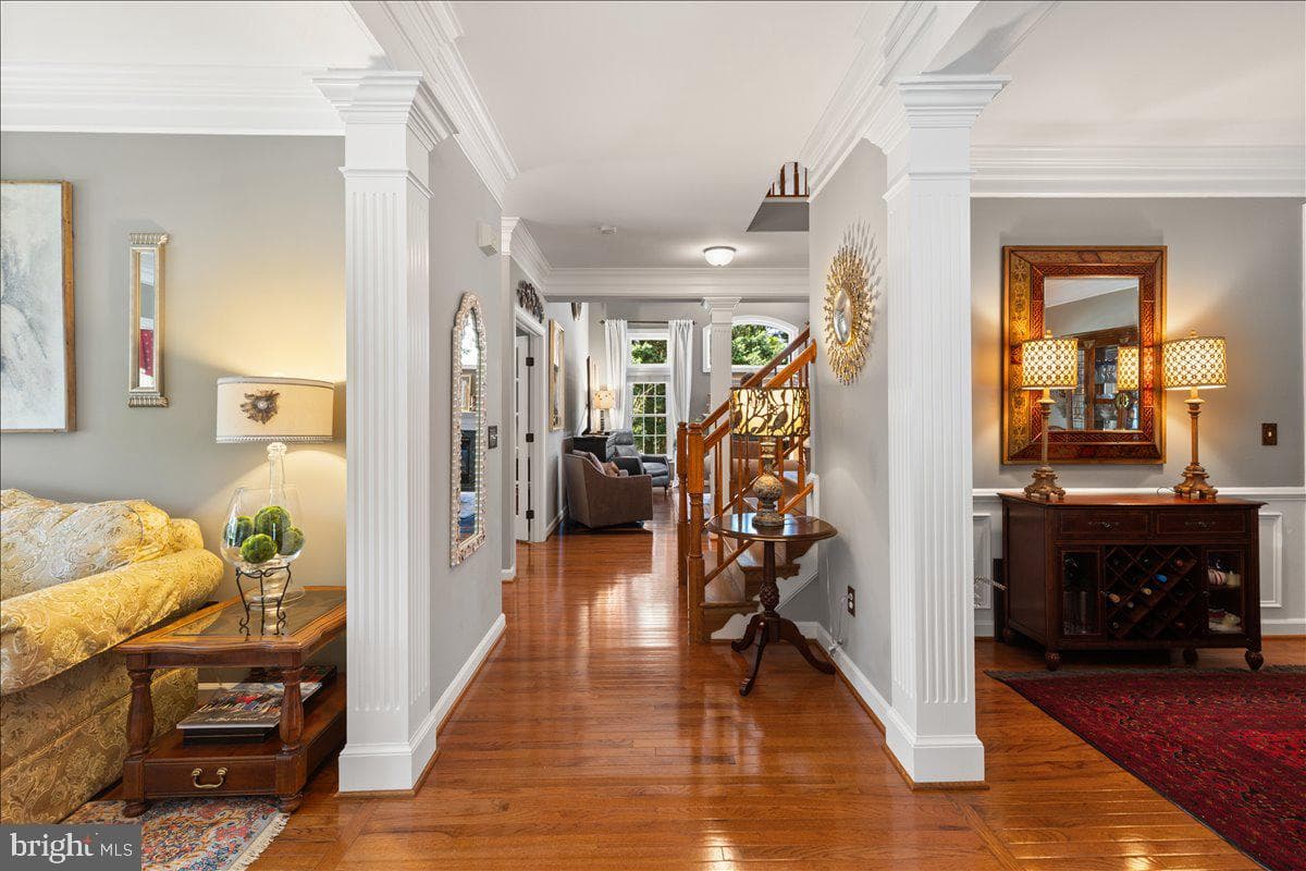 7726 Virginia Oaks Drive photo 3