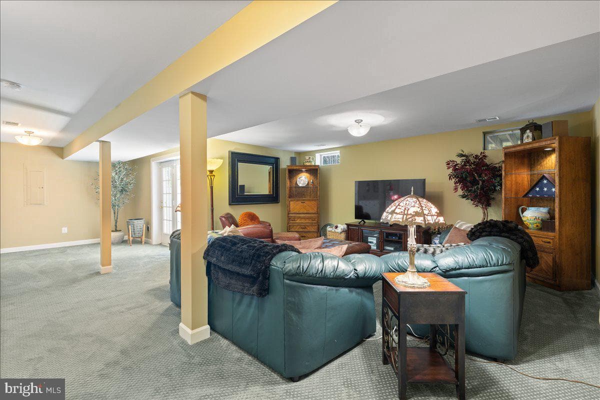 7726 Virginia Oaks Drive photo 45