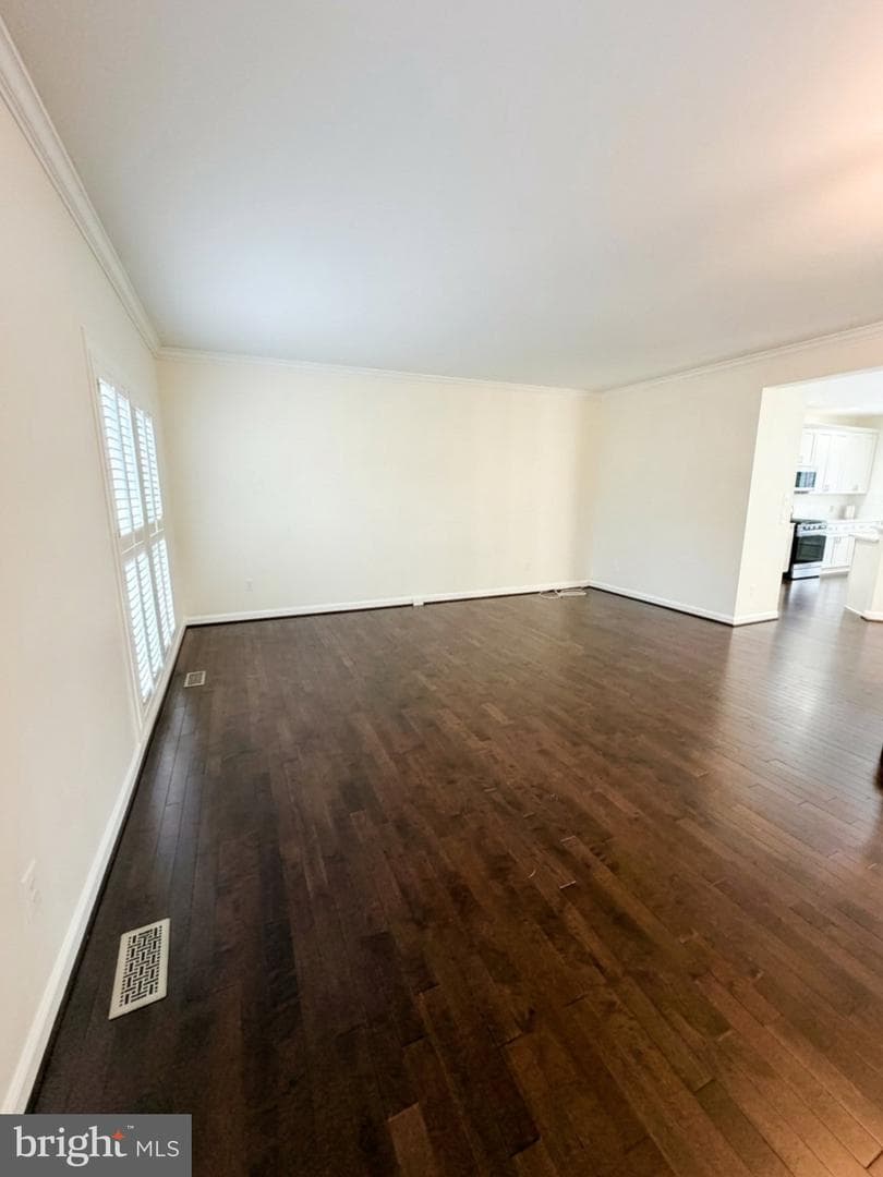8050 Montour Heights Drive photo 10