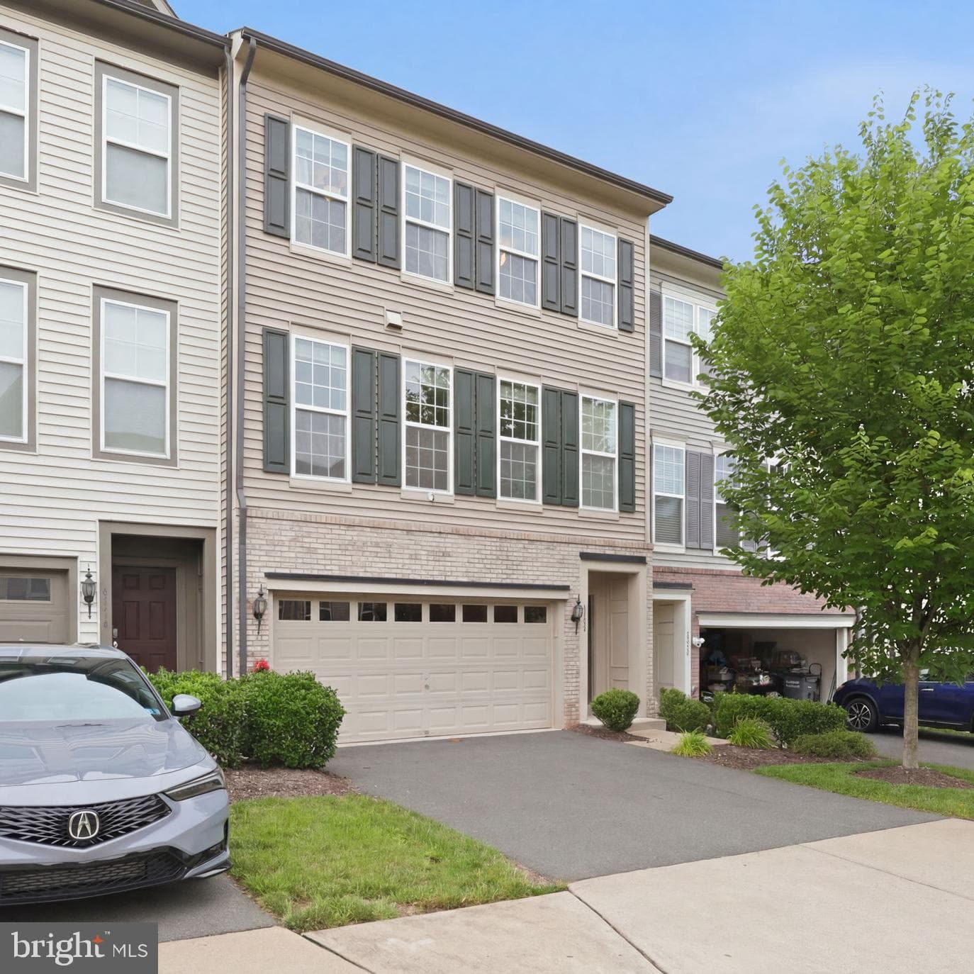 8112 Honey Bee Way photo 3
