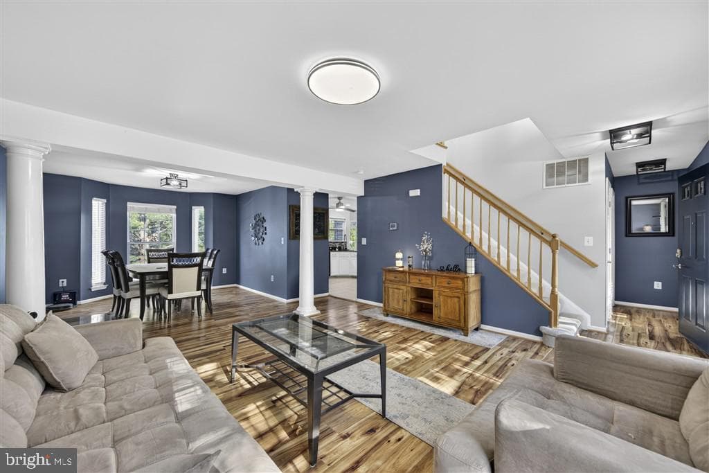 13802 Mapledale Avenue photo 3