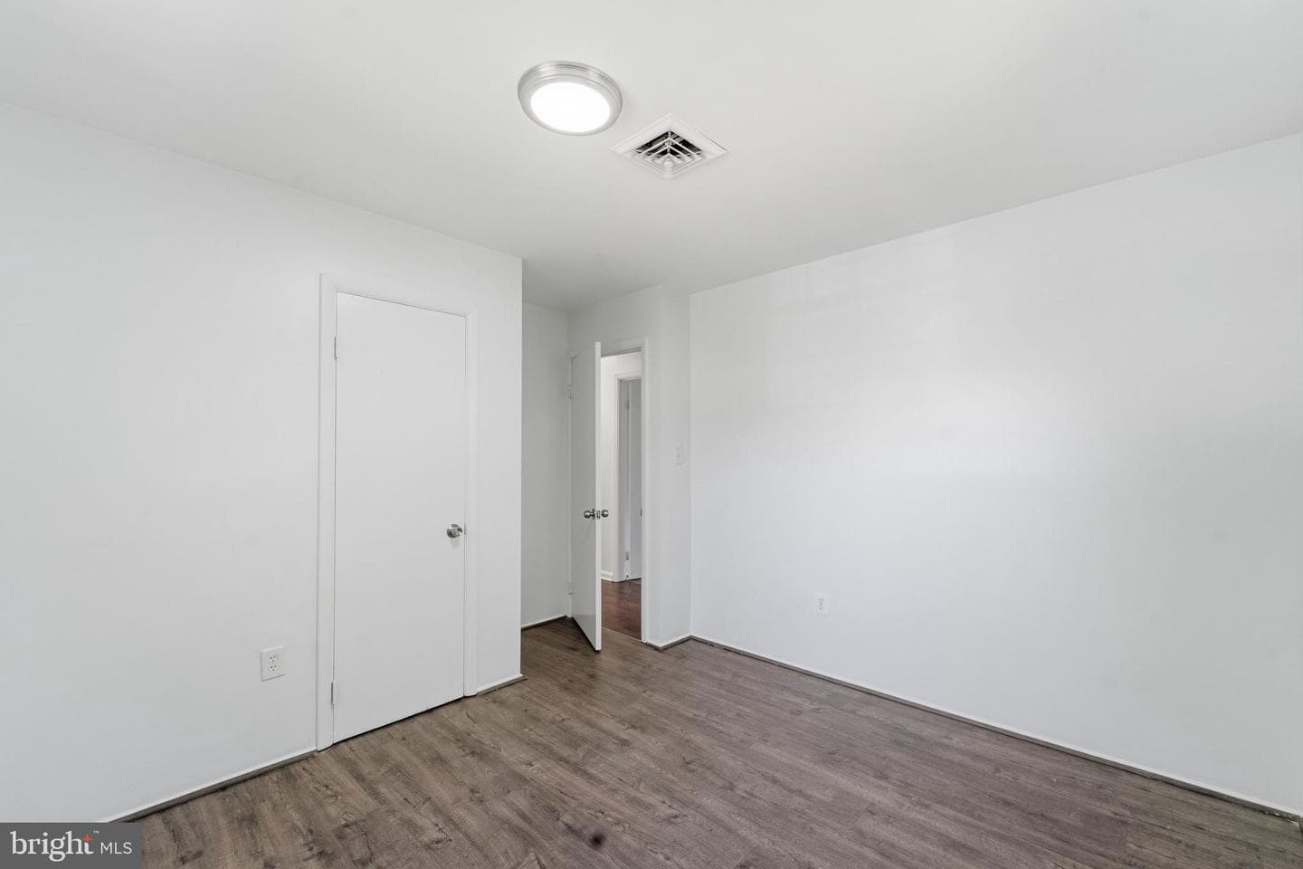14209 Essex Drive photo 18