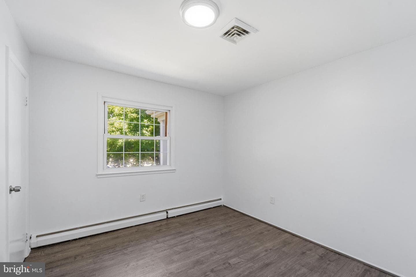 14209 Essex Drive photo 19