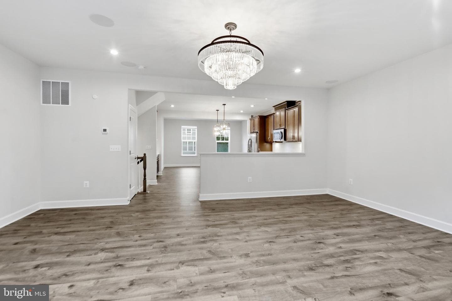 8910 Englewood Farms Drive photo 23