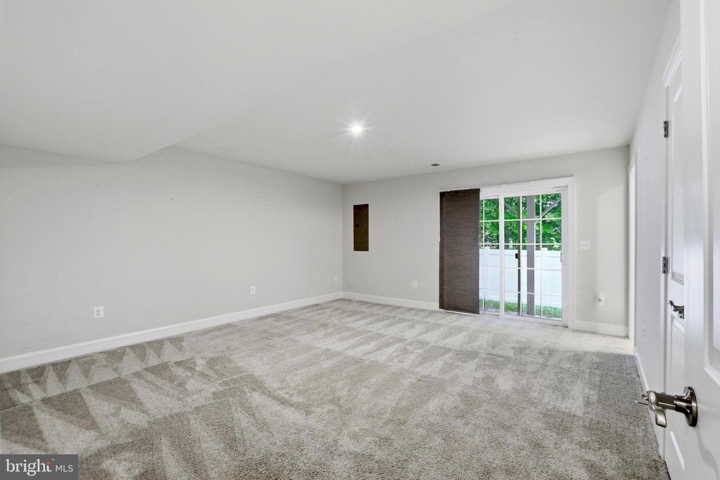 8910 Englewood Farms Drive photo 25