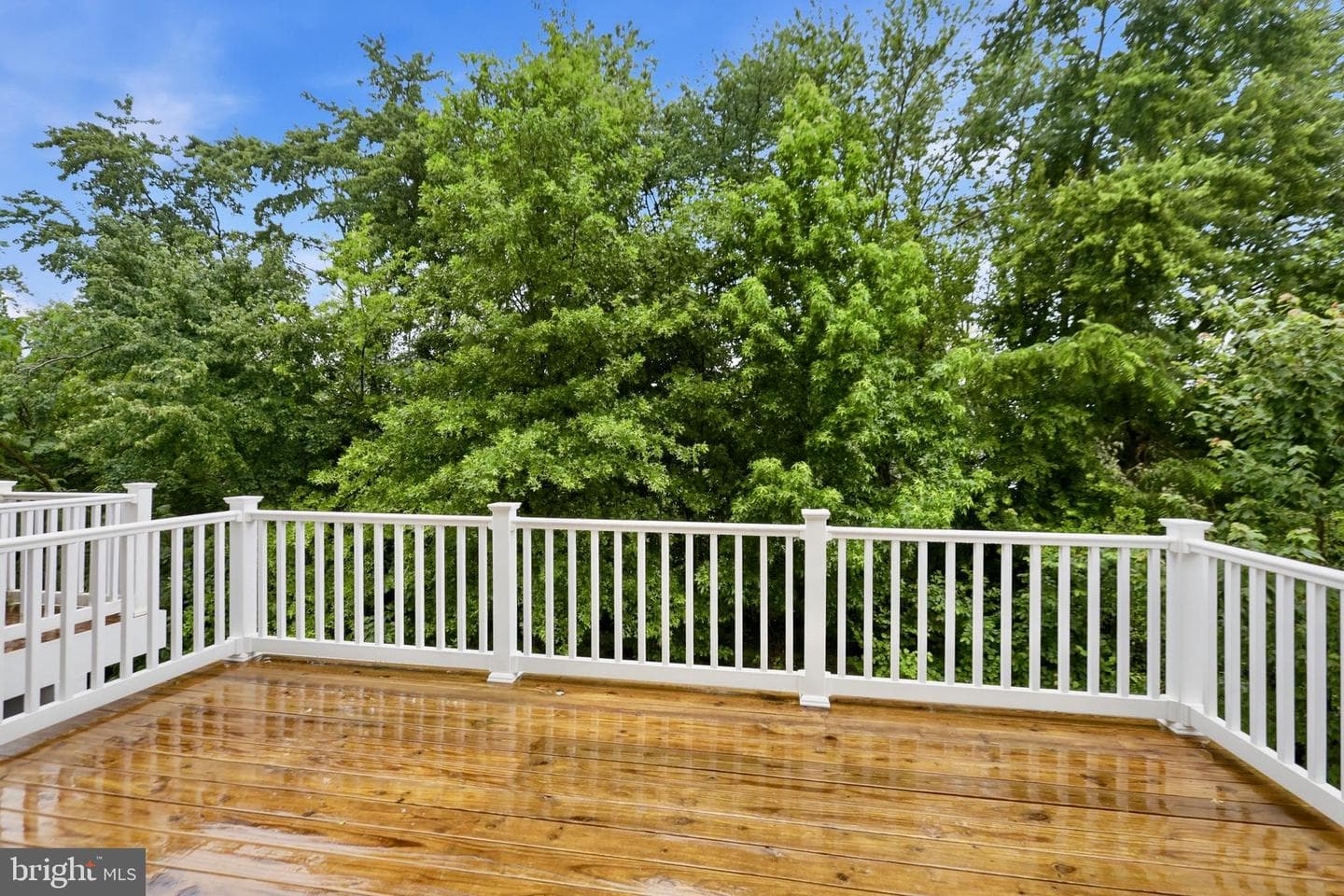 8910 Englewood Farms Drive photo 27