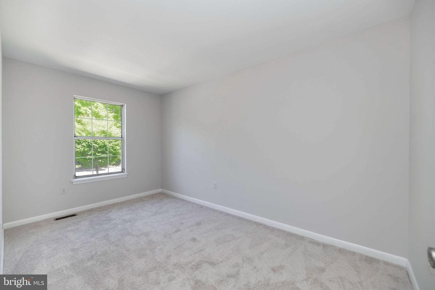 15252 Cloverdale Road photo 22
