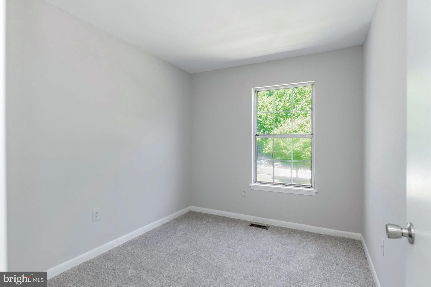 15252 Cloverdale Road photo 24