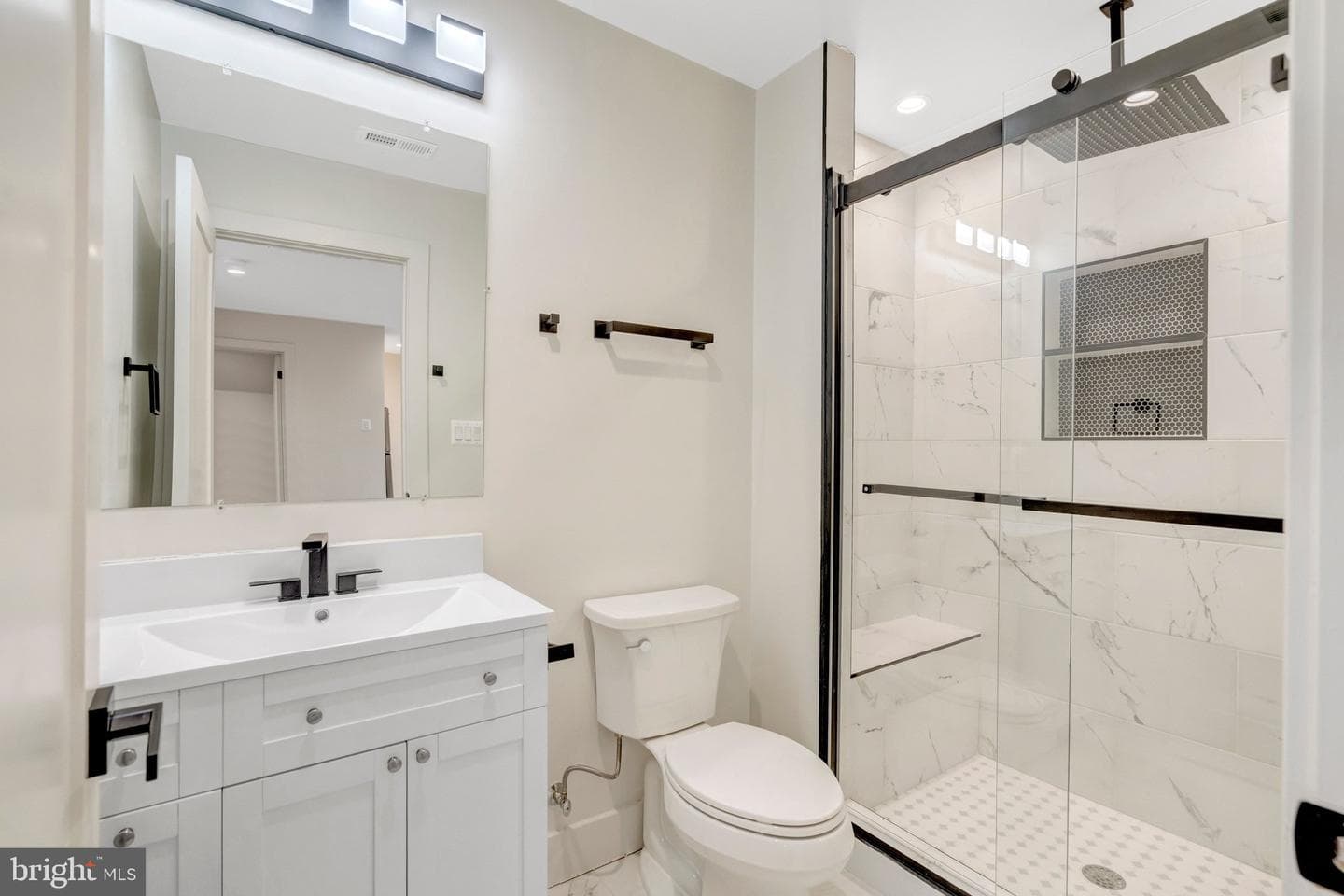 8709 Yorkshire Lane photo 22