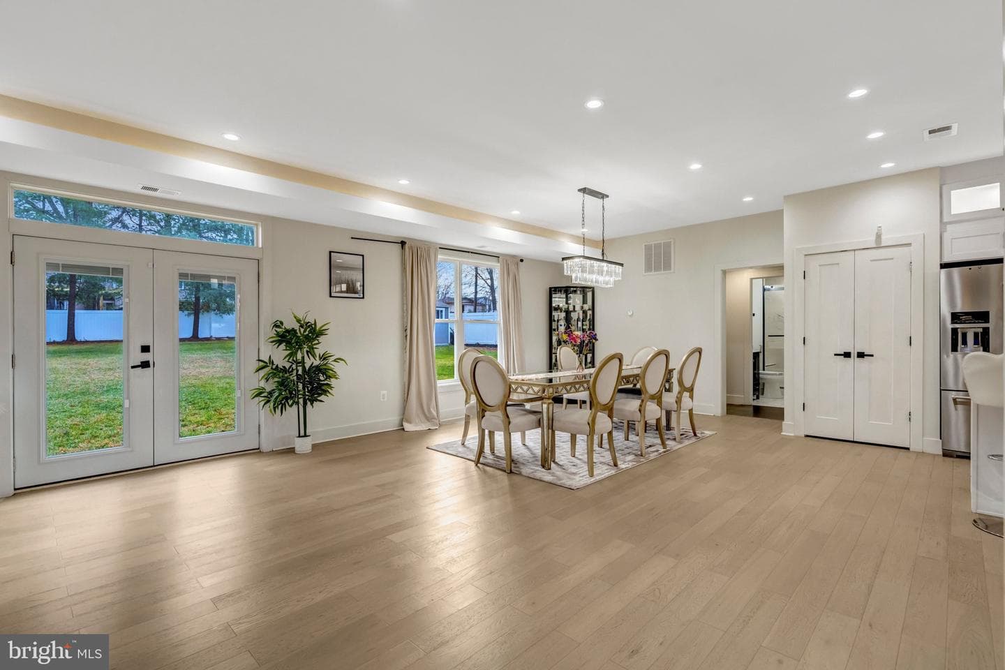 8709 Yorkshire Lane photo 4