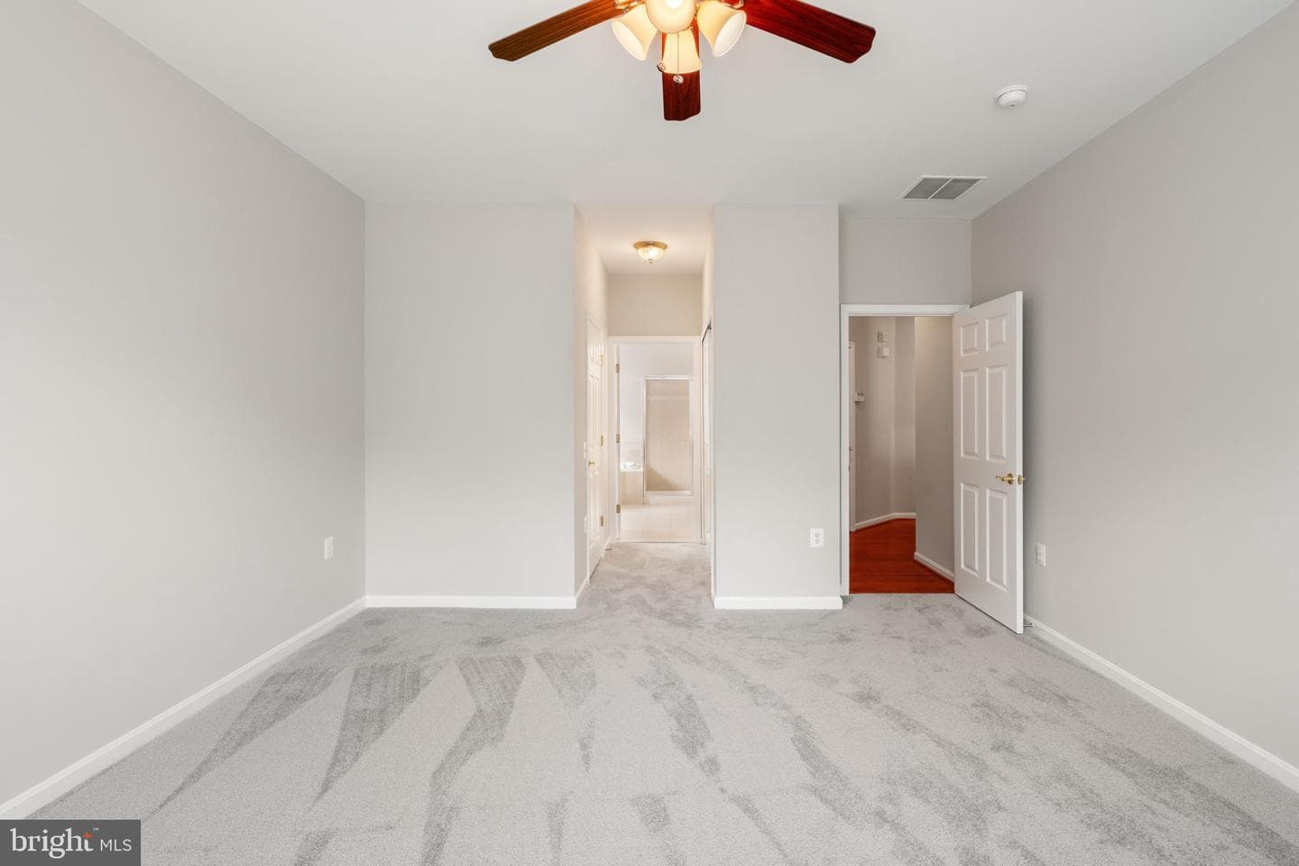 17633 Four Seasons Drive photo 22