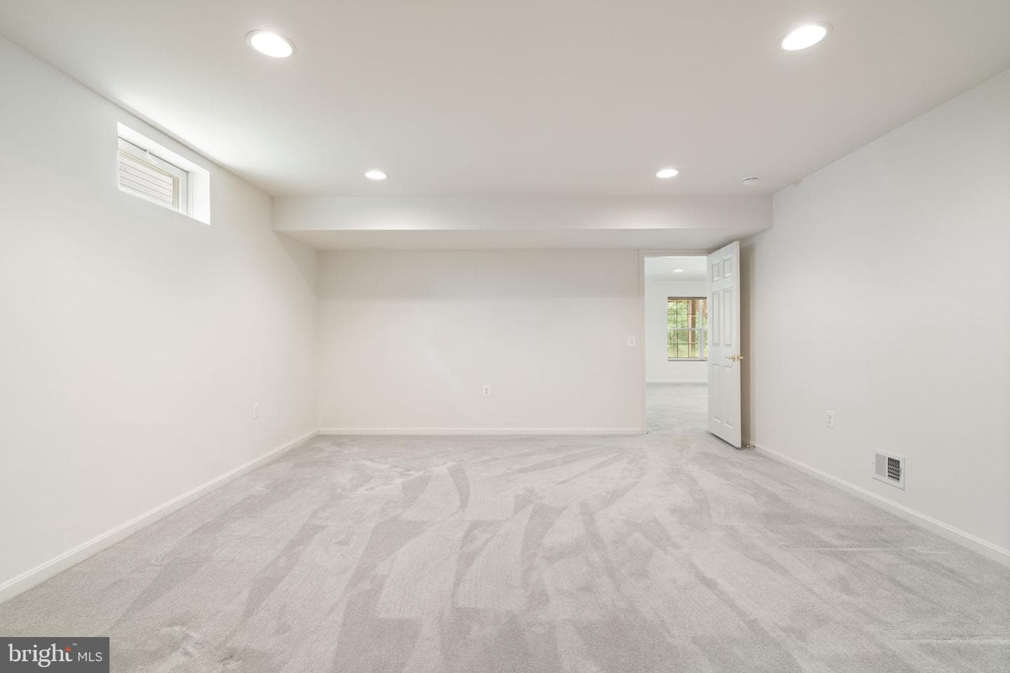 17633 Four Seasons Drive photo 41