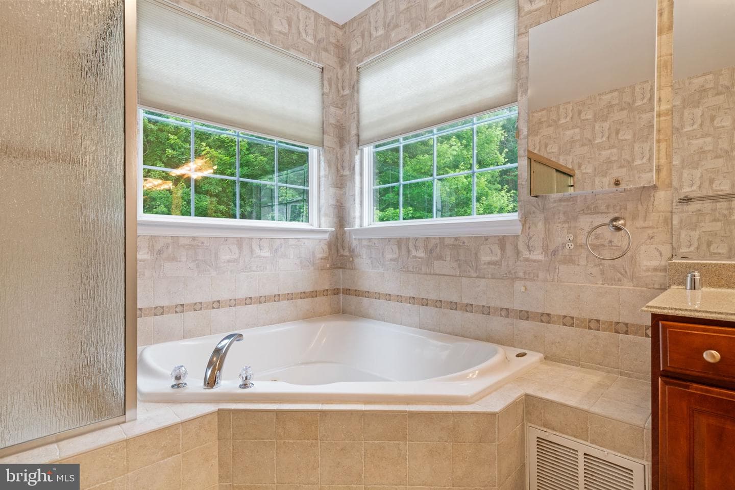 17239 Four Seasons Drive photo 33