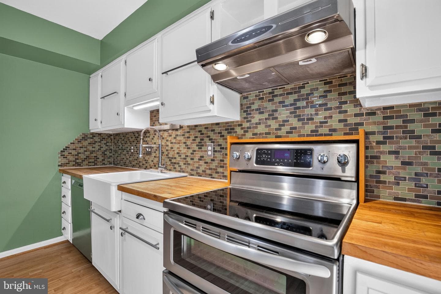 12104 Winona Drive photo 12