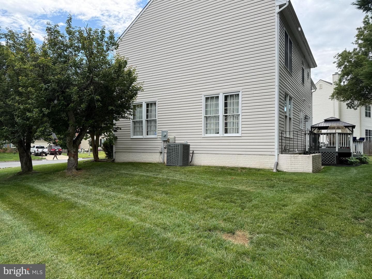 16645 Caxton Place photo 45
