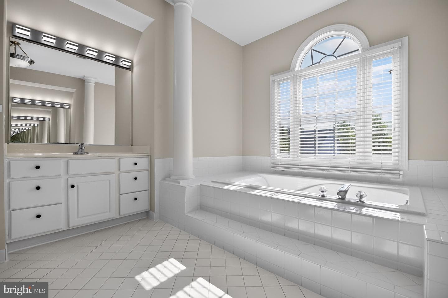 5434 Sherman Oaks Court photo 18