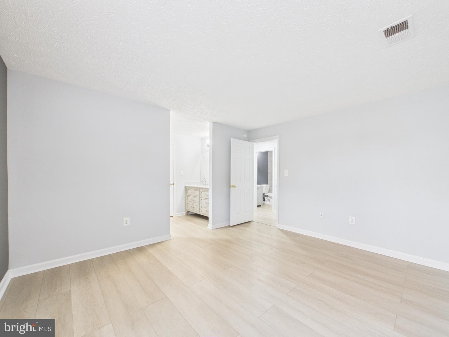 7981 Calvary Court photo 14
