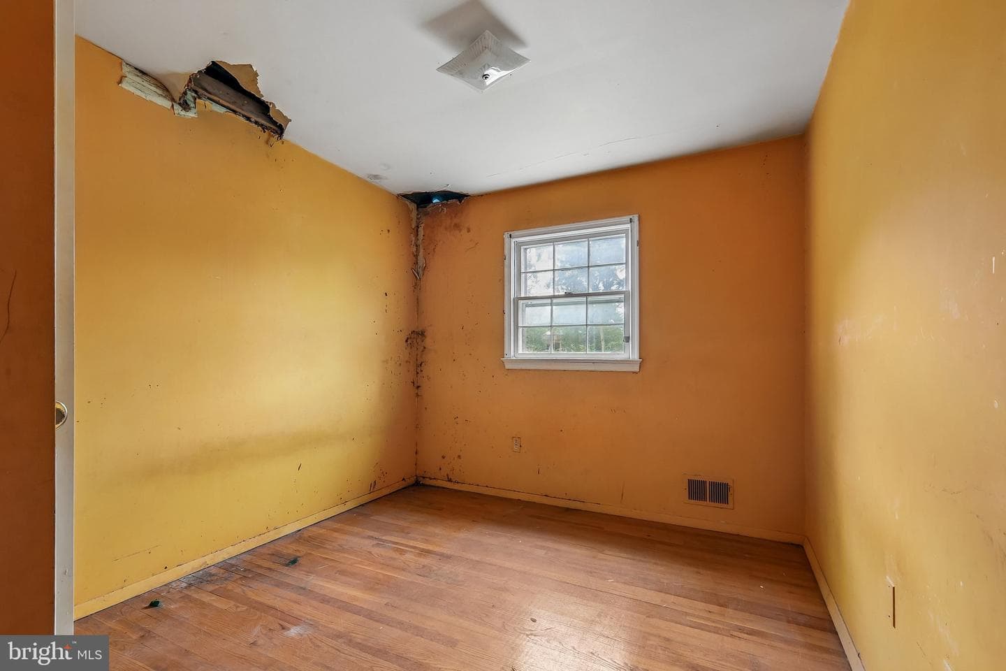 14447 Village Drive photo 26