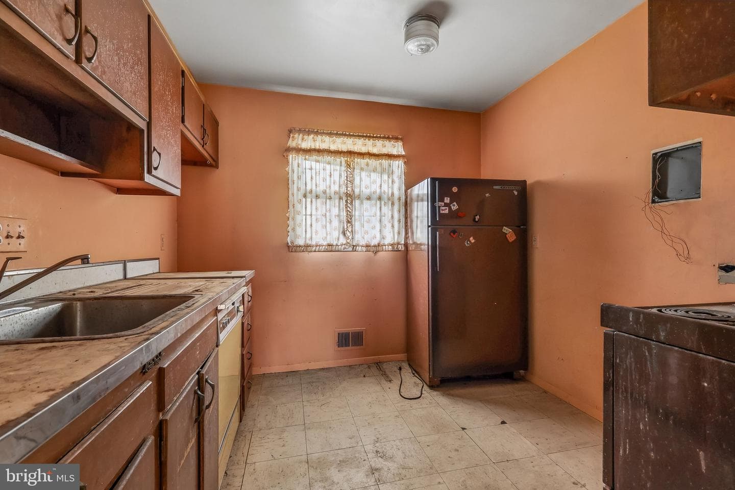 14447 Village Drive photo 9