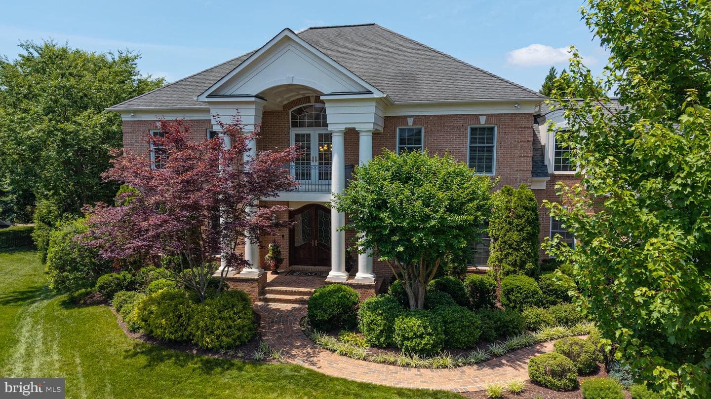 8382 Pedigrue Court photo 4
