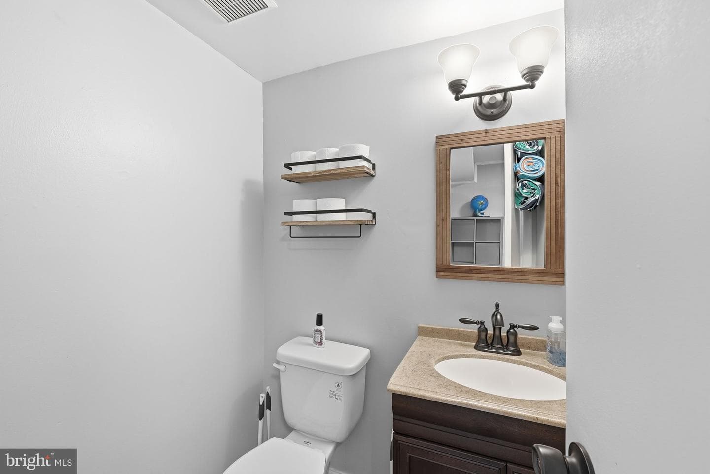 15208 Cloverdale Road photo 25