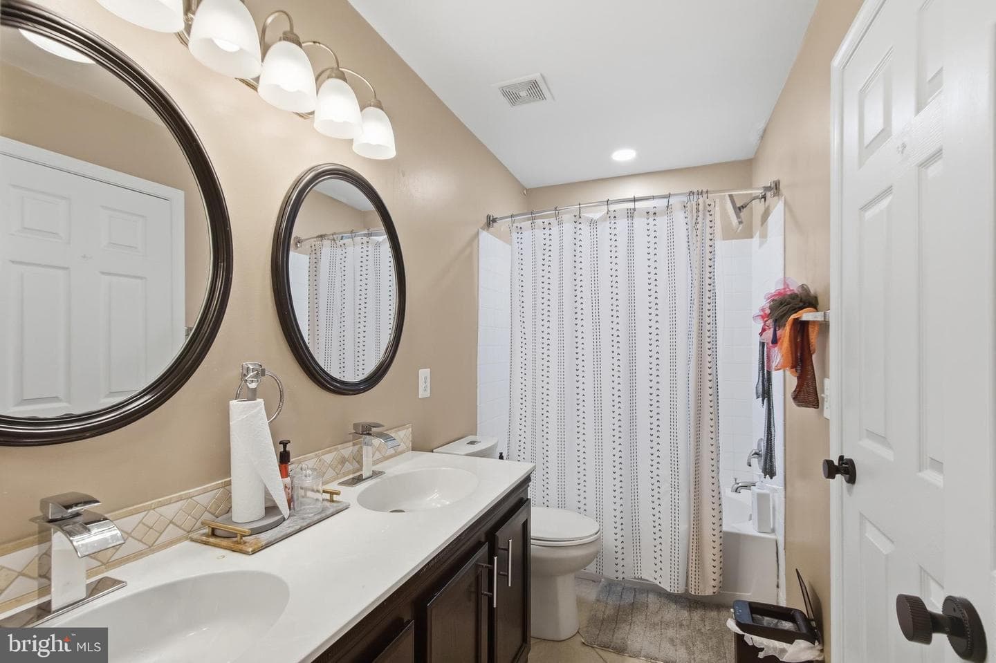 5880 Moonbeam Drive photo 38