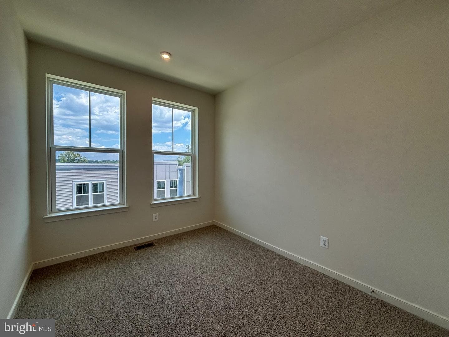 18002 Alicia Avenue photo 23