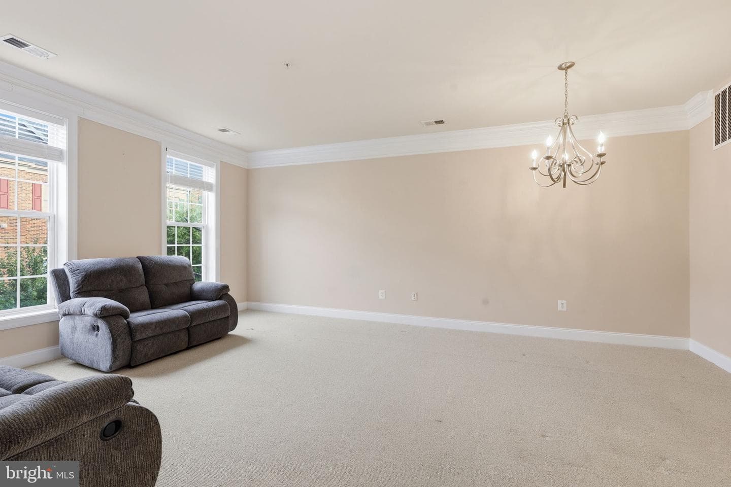 2278 Margraf Circle photo 4
