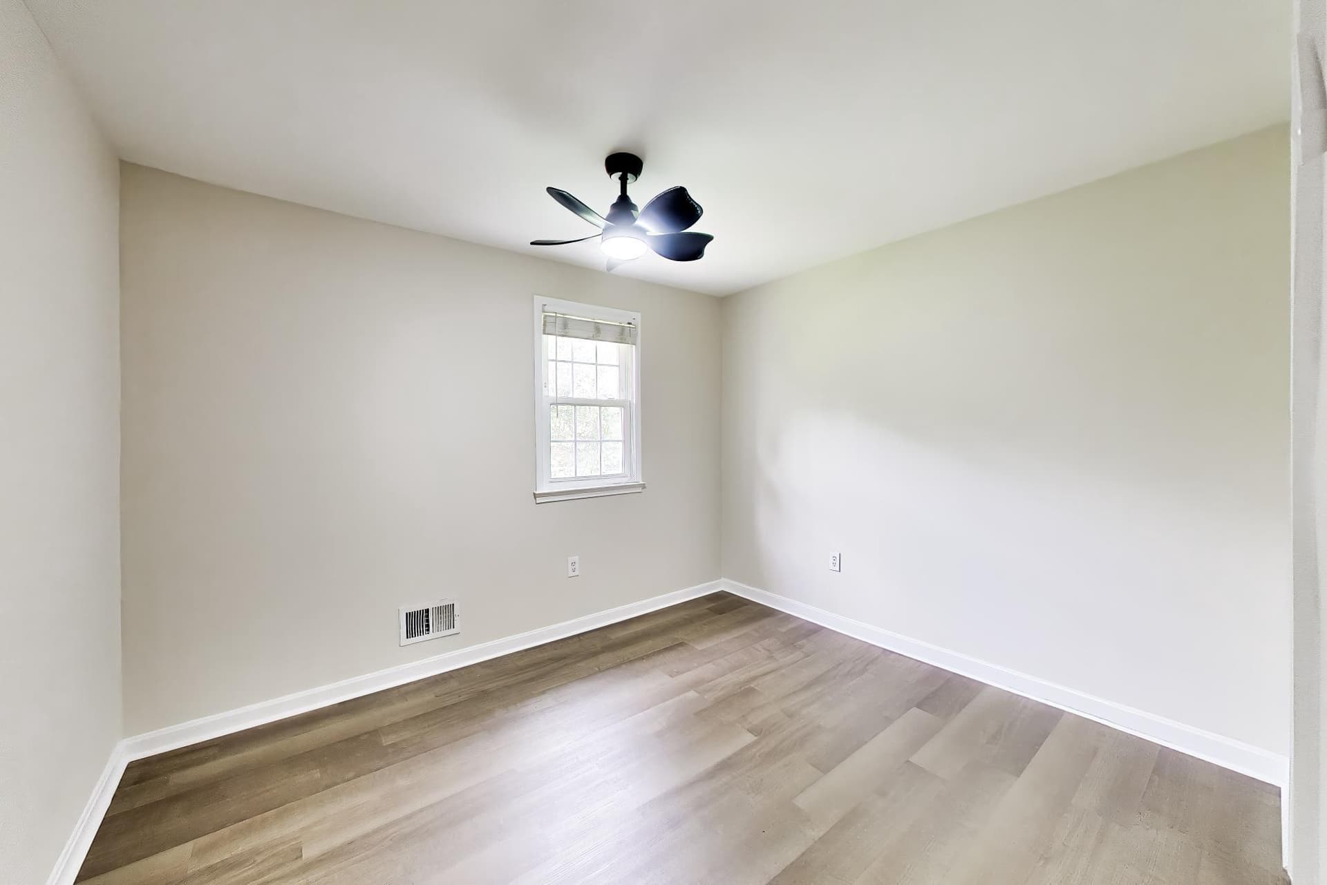 1306 Mead Terrace photo 25