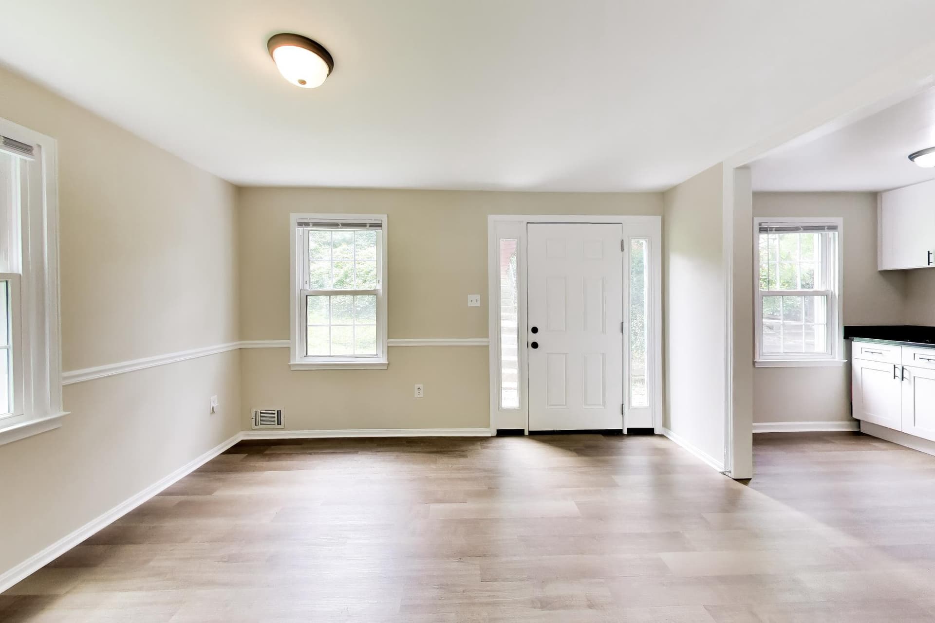 1306 Mead Terrace photo 4