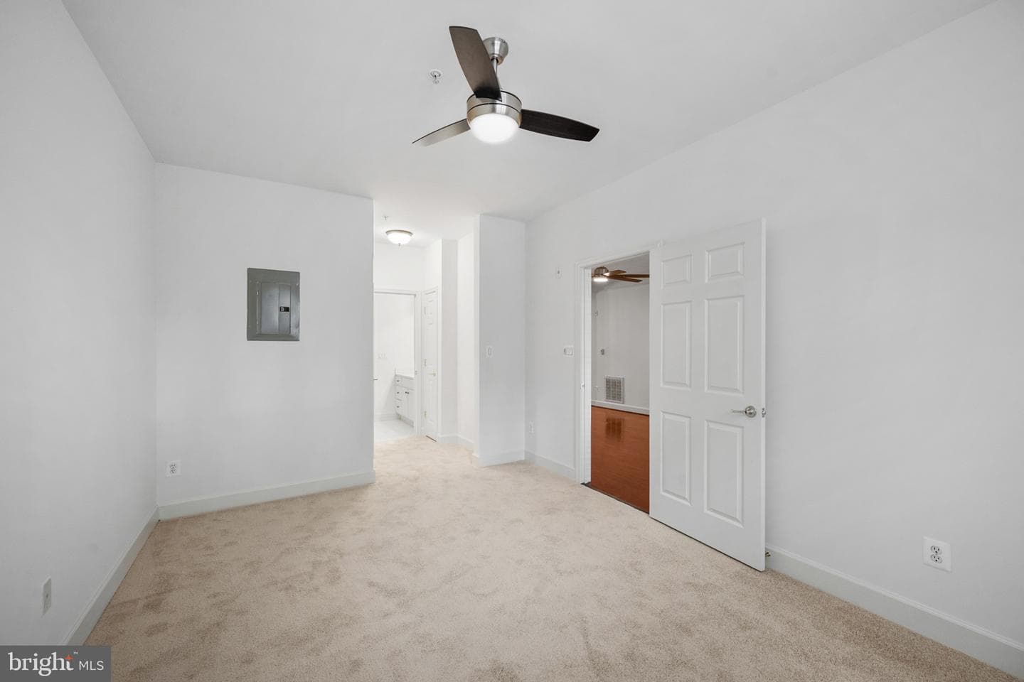 7065 Heritage Hunt Drive #108 photo 32