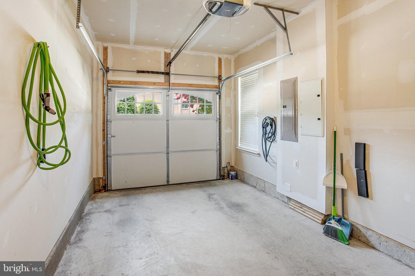 1567 Renate Drive photo 32