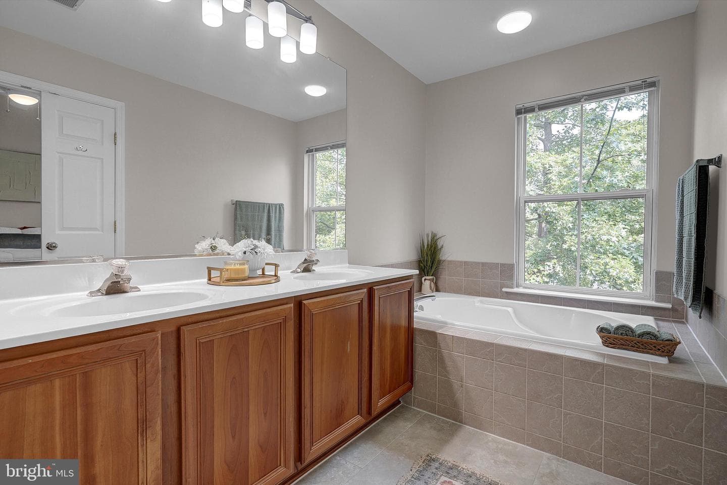 13863 Palisades Street photo 36