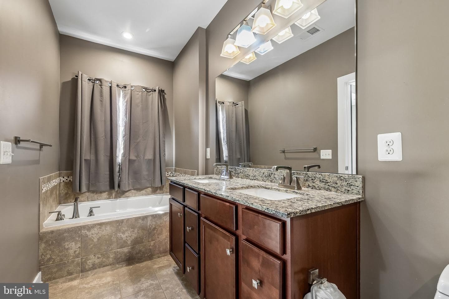18002 Red Cedar Road photo 14
