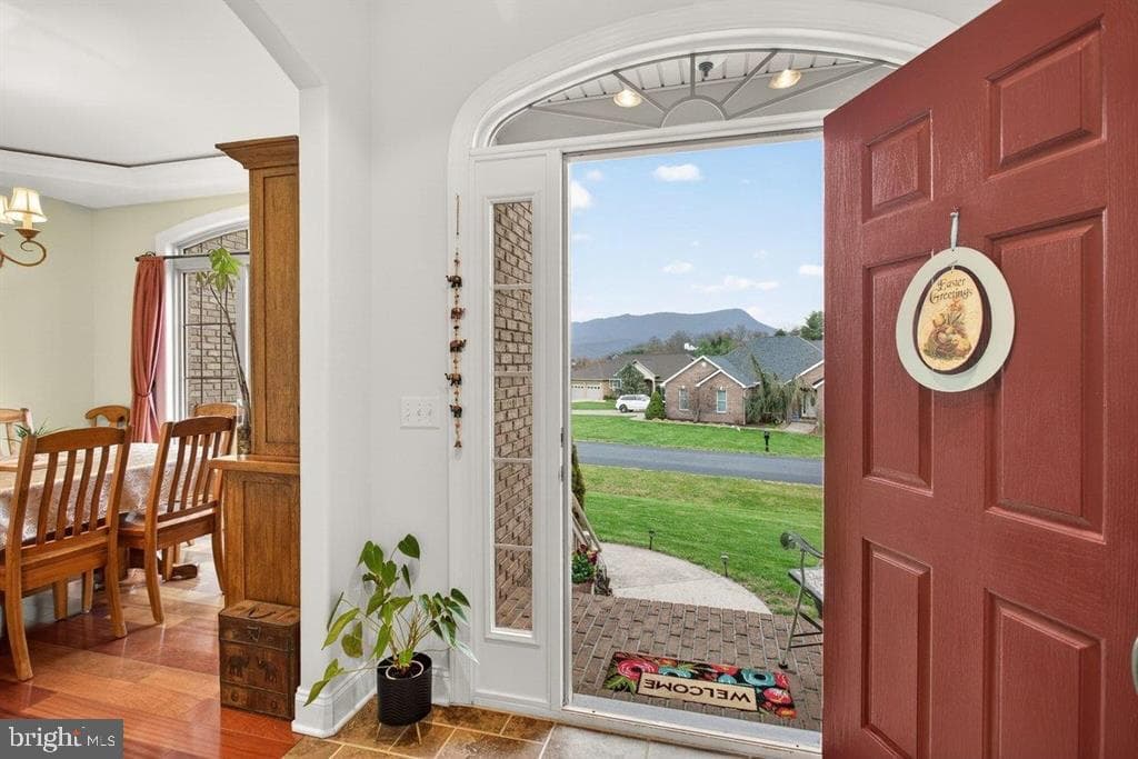 580 Regiment Road photo 3