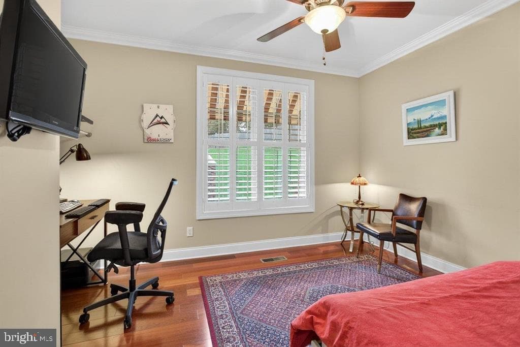 580 Regiment Road photo 37