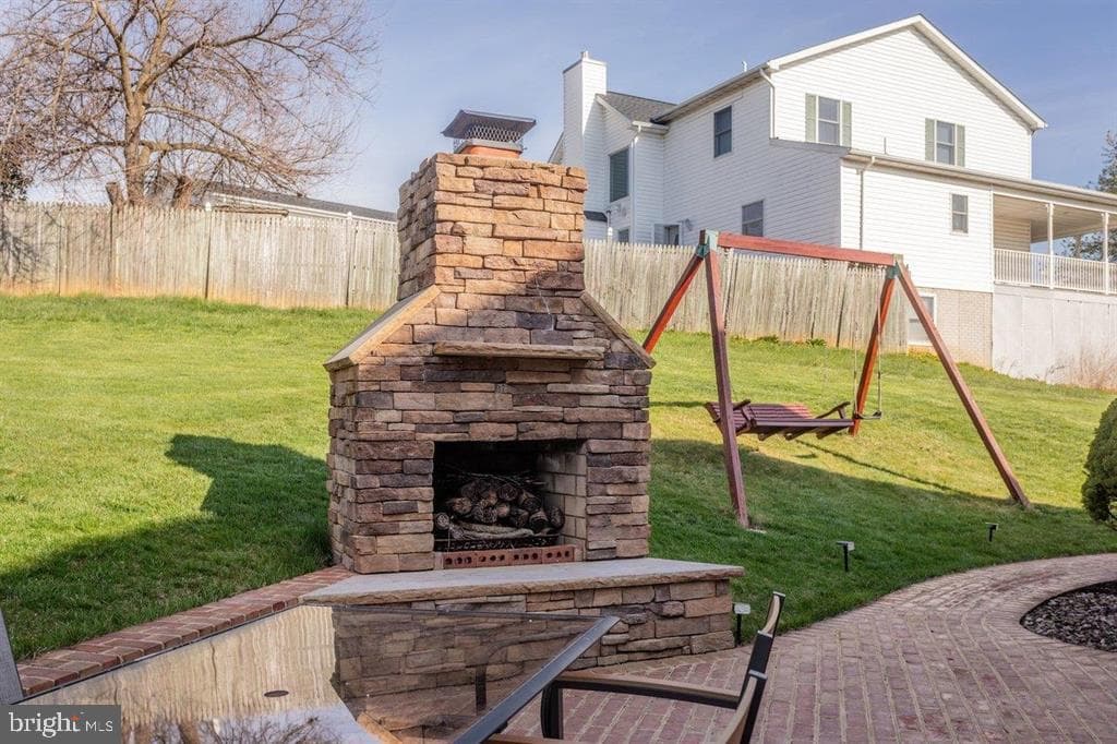 580 Regiment Road photo 56
